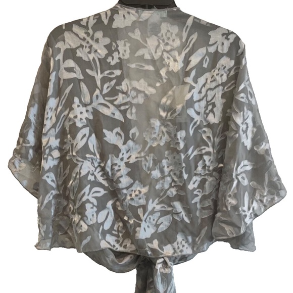 NWT Betsey Jonhson Women's Gray Sheer/Crushed Velvet Gorgeous Floral Shawl/Wrap - Picture 7 of 8